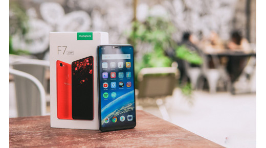 Oppo F7 sử dụng công nghệ AI trên camera selfie
