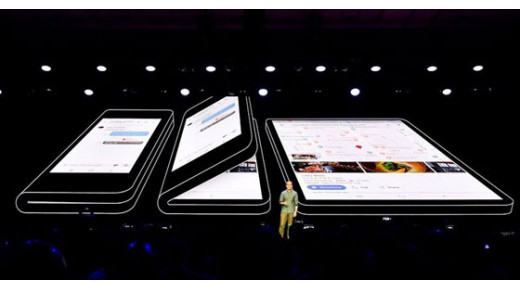 Giá cao ngất ngưỡng, smartphone màn hình gập của Samsung bỏ xa iPhone XS Max