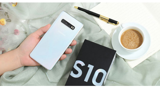 Samsung Galaxy S10: sạc ngược không dây, cảm biến siêu âm