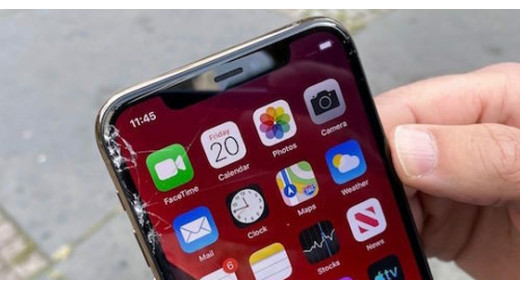 Màn hình iPhone 11 bị trầy ngay cả khi cho vào túi quần