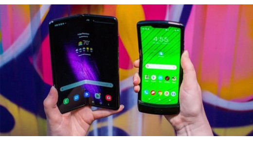 So sánh Galaxy Fold và Motorola Razr: màn hình gập nào mới đẳng cấp