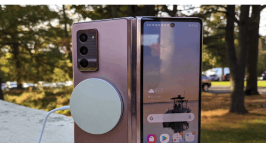 Galaxy Z Fold 2 của Samsung dùng được sạc không dây MagSafe