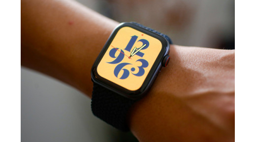 Người dùng Apple Watch SE gặp lỗi quá nhiệt