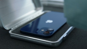 Thật bất ngờ: iPhone 12 mini cũng bị Apple "cắt giảm" tính năng
