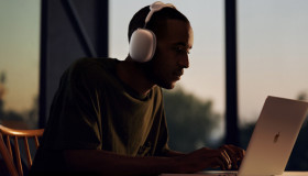 Apple ra mắt AirPods Max: chống ồn, chip H1, nhiều tiện ích hấp dẫn