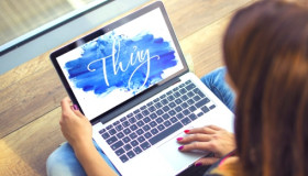 Mệnh Thủy hợp điện thoại màu gì để thần tài gõ cửa, xóa tan vận rủi?