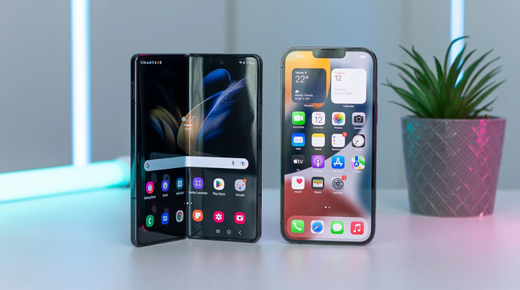 Samsung Galaxy Z Fold4 vs. iPhone 13 Pro Max: "Mỗi người một vẻ, mười phân vẹn mười"