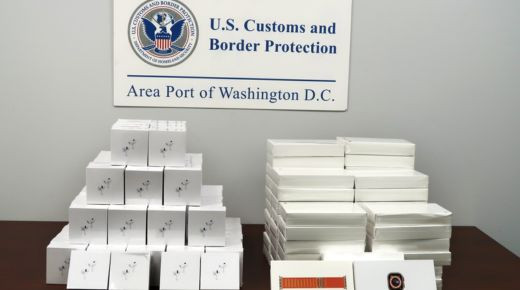 Cảnh báo: 1000 AirPods và Apple Watch giả từ Trung Quốc vừa bị thu giữ