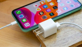 10 sai lầm khi sạc điện thoại và mẹo sạc pin đúng cách để kéo dài tuổi thọ