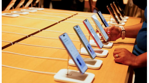 Giá iPhone 17 có thể biến động trước thềm ra mắt iPhone mới, người dùng nên mua ngay hay chờ?
