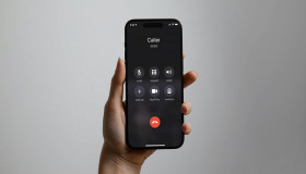 Cách cài đặt màn hình luôn sáng khi gọi trên iPhone và Android