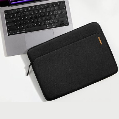 tui-chong-soc-tomtoc-slim-macbook-1314-inch-a18c2-5