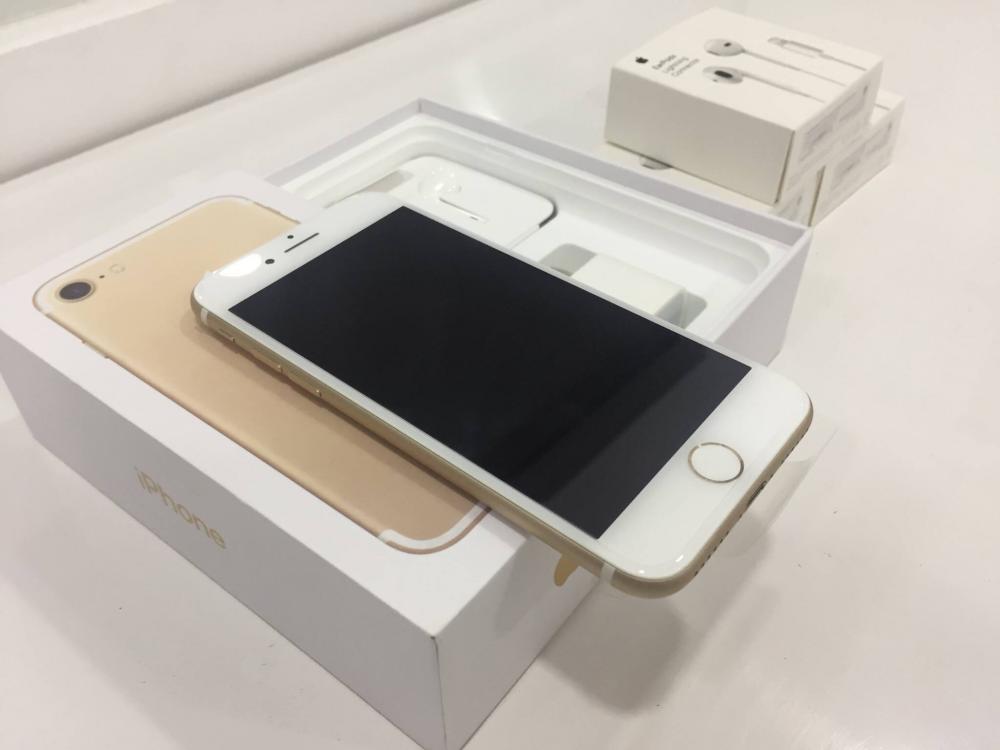iPhone 7 trả bảo hành khác gì với iPhone chính hãng? iphone 7 32 gb tra bao hanh hinh anh 4