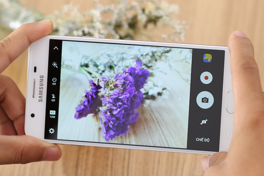 2.  Camera đỉnh cao, Selfie đẹp tuyệt hảo, thách thức bóng tối samsung galaxy j7 prime hang cong ty hinh anh 2