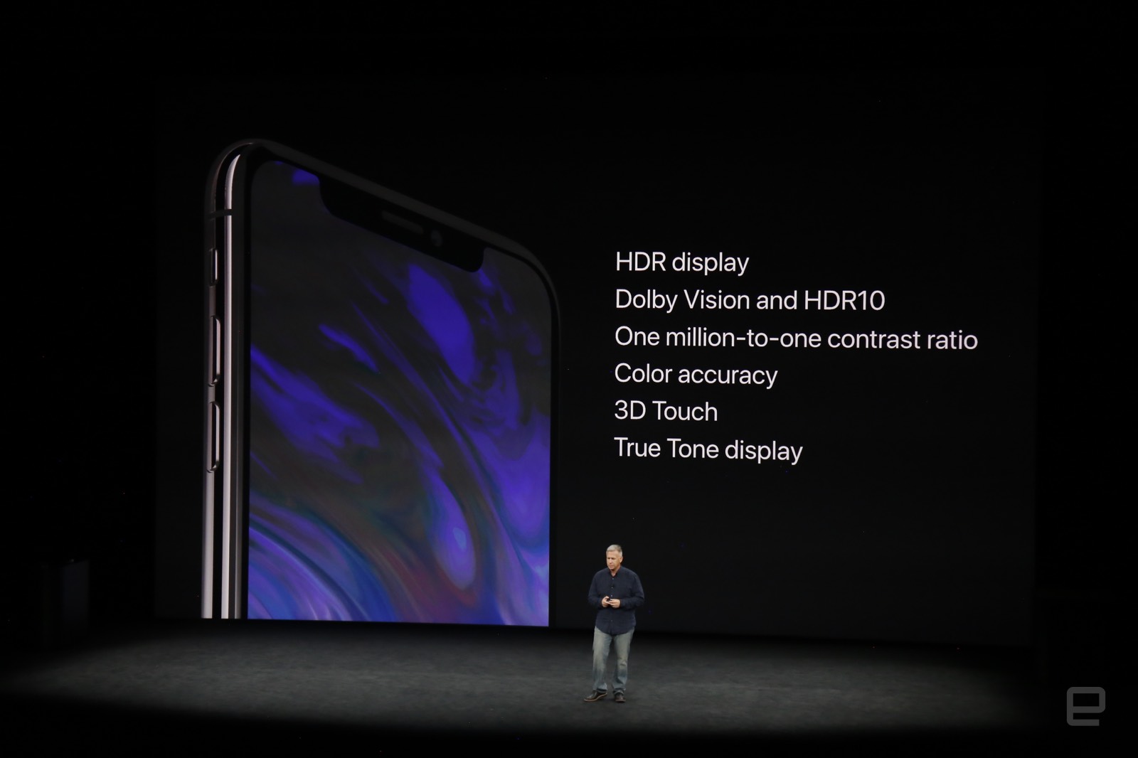 Sạc không dây – tính năng cải tiến mới trên iPhone 8 chính hãng nhung ly do thuyet phuc ban len doi dien thoai iphone 8 chinh hang hinh 4