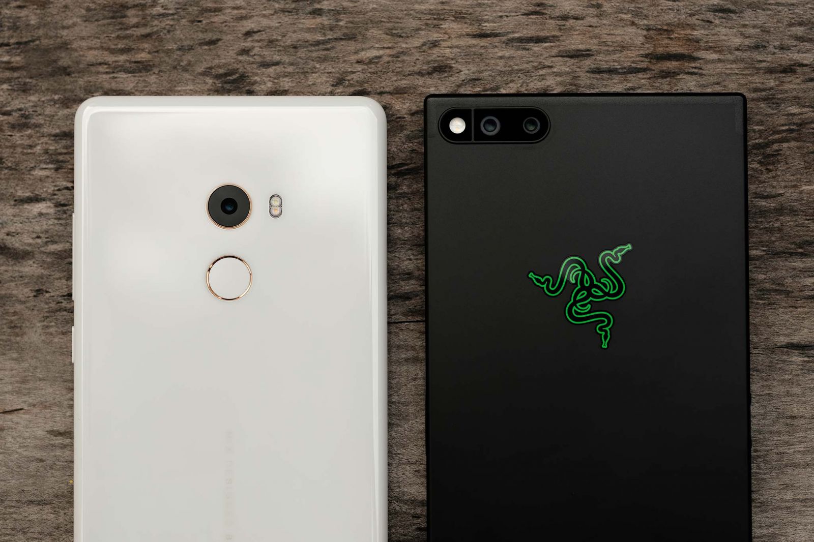 xiaomi mi mix 2 va razer phone hinh anh 1