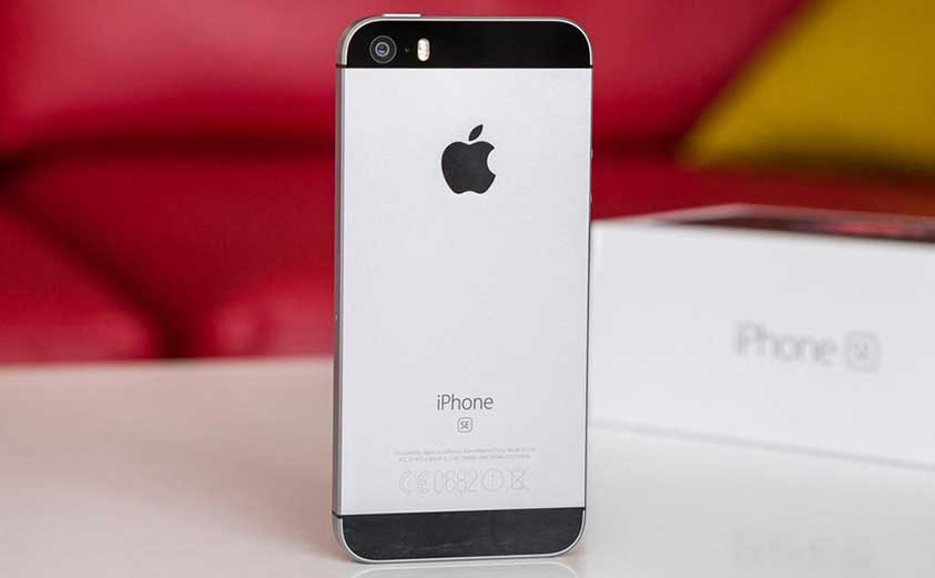 iPhone SE mới chính thức được trưng bày trên Apple Store với giá 249 USD
