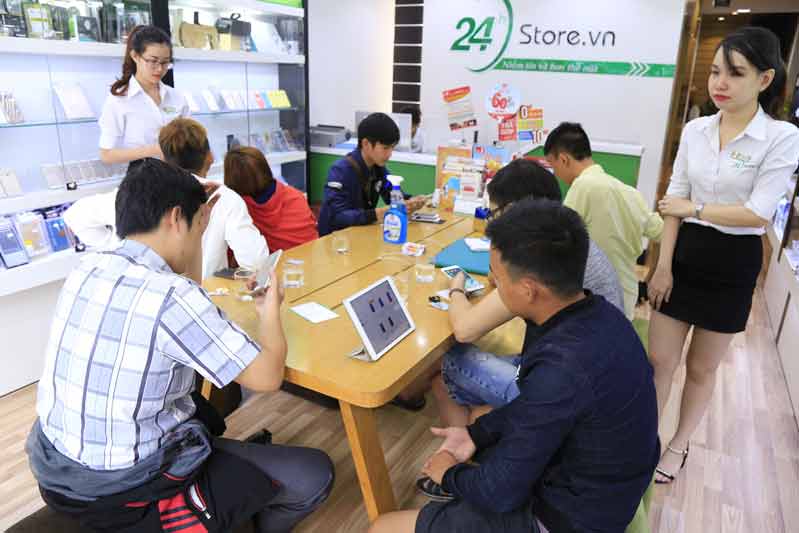 Samsung Galaxy S9 Plus cũ giảm Sock sập sàn duy nhất ngày hôm nay tại 24hStore hình 2 Samsung Galaxy S9 Plus cũ giảm Sock sập sàn