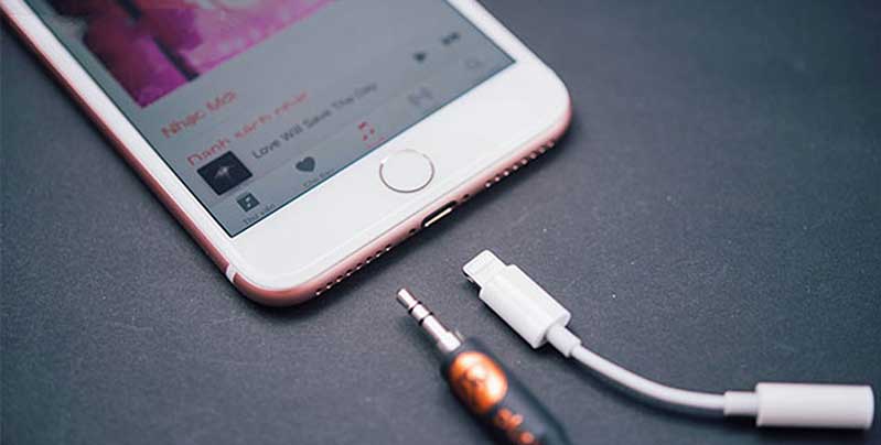 iPhone 2019 hỗ trợ sạc ngược không dây, trang bị màn hình OLED lớn sac nguoc khong day iphone 2019 2