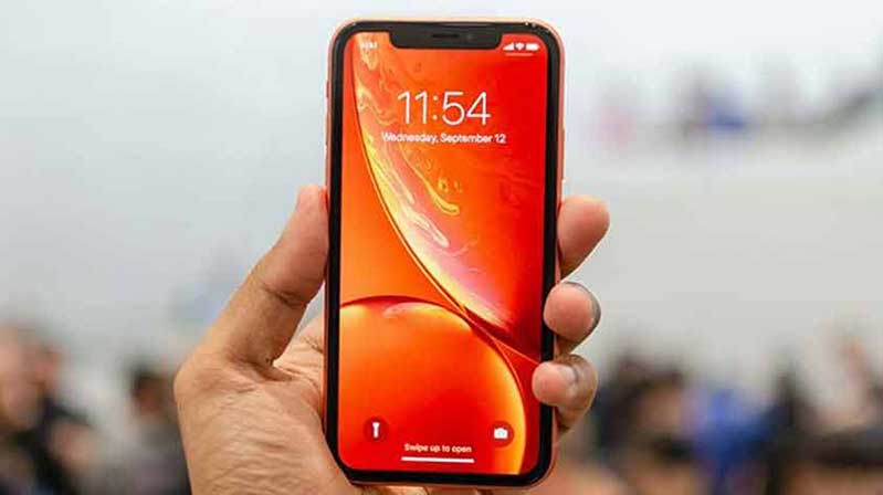 so sanh iphone xr galaxy s10s 4