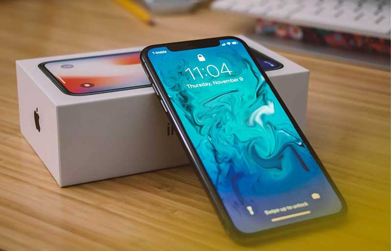 Quan sát bằng mắt thường vẻ bề ngoài của iPhone X cũ Quan sát bằng mắt thường vẻ bề ngoài của iPhone X cũ