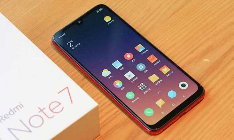 Một số điểm khiến chú “Gà lông” áp đảo và thắng thế so với con “Gà nồi” danh gia redmi note 7 va note 7 pro 3
