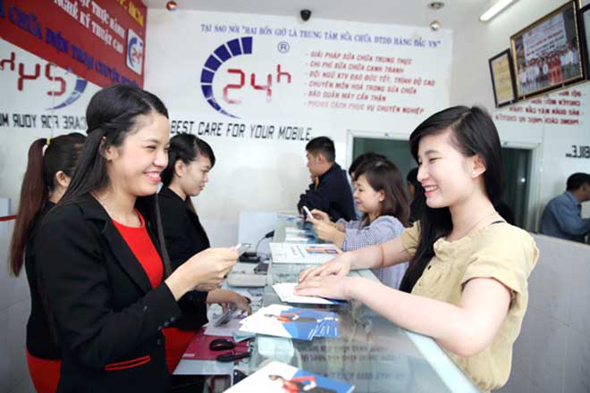 Mang đến các trung tâm sửa chữa nếu tình trạng iPhone 8 Quốc tế không lên màn hình cach xu ly khi iphone 8 quoc te bi loi hinh anh 3