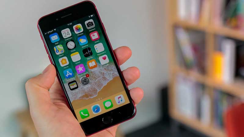 iPhone 8 vs iPhone Xs hình 4