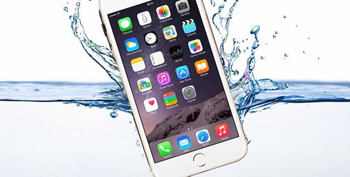 Điện thoại rơi xuống nước không lên màn hình phải làm sao? | ProCARE24h.vn