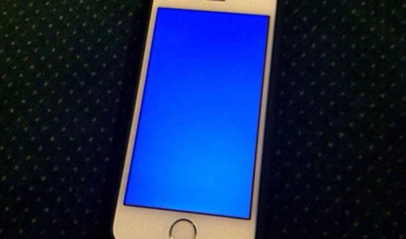 Biểu hiện sự cố màn hình xanh cach khac phuc man hinh xanh cua iphone hình 2
