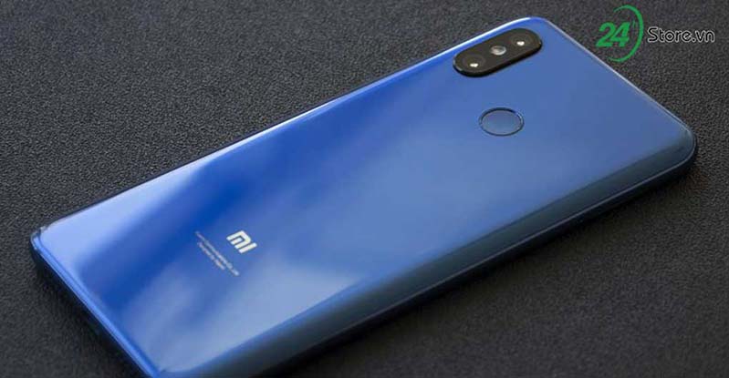 nen mua xiaomi hay huawei xiaomi mi 8 hinh 2