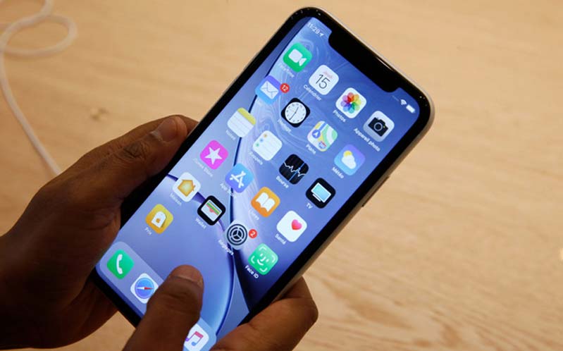 Những tin đồn về người kế nhiệm - iPhone 11R (Hình 2) lộ diện iPhone 11R