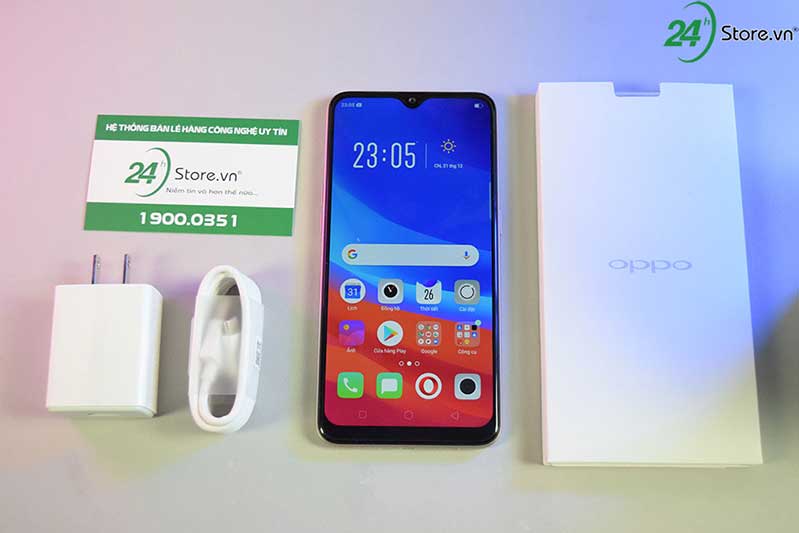 OPPO ấn tượng mặt lưng