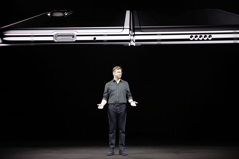 samsung galaxy fold hinh 3