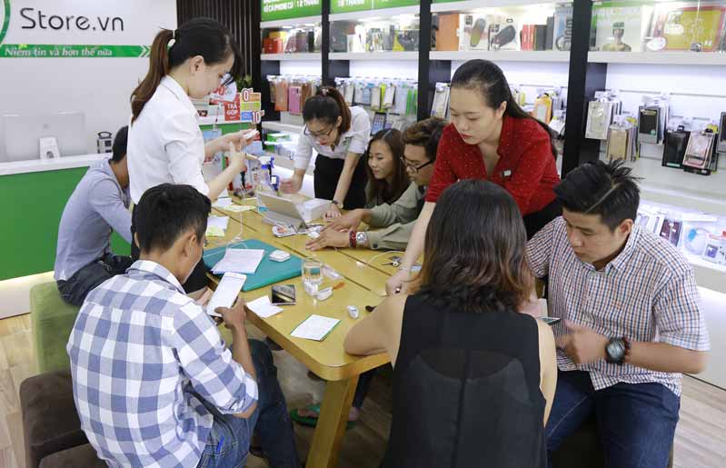 Giá bán quá chênh lệch đến ngay 24hStore để hưởng nhiều ưu đãi hấp dẫn cua-hang