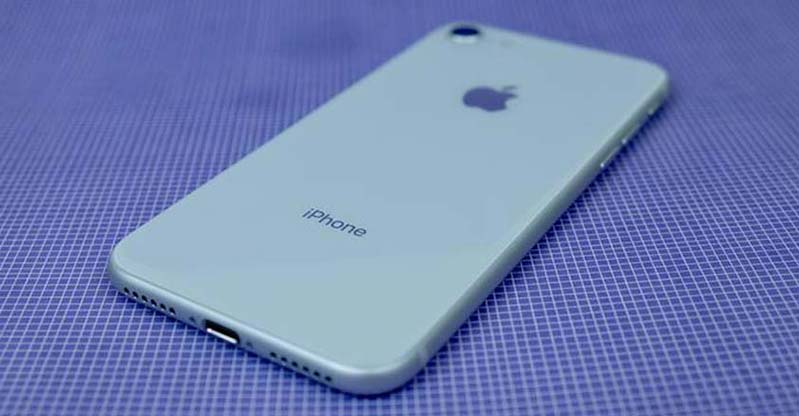 Hiệu năng: Một chọi một chắc gì Xiaomi thất thế nen-mua-iphone-8-hay-xiaomi-mi-9 hinh 3