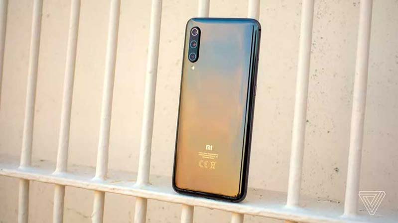 Nên mua điện thoại Xiaomi nào: Xiaomi Mi 9
