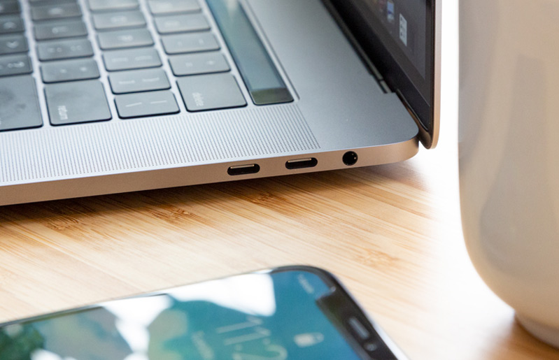 Macbook Pro 15 inch MV922 2019 Apple Thunderbolt 3.0 mạnh mẽ và linh hoạt nhất hình 1 Cổng kết nối thiết bị thứ 3