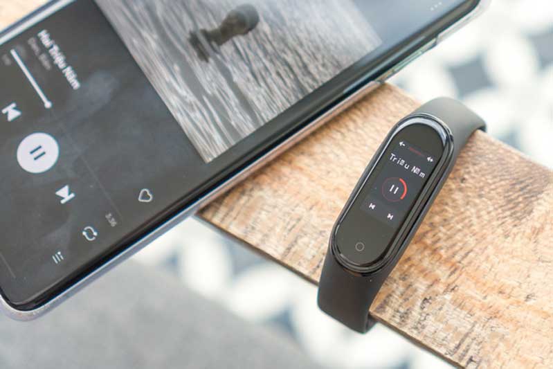 khả năng nghe nhạc trên mi band 4