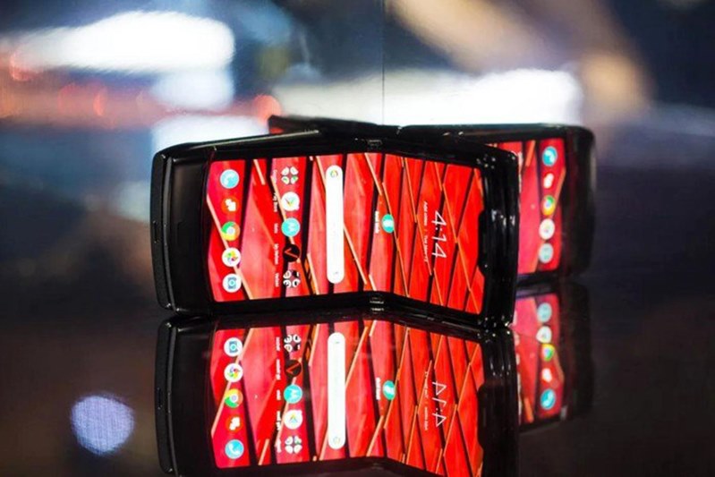 So sánh Galaxy Fold và Motorola Razr: đâu mới là smartphone màn hình gập tốt nhất 2019? hinh 4 Motorola Razr