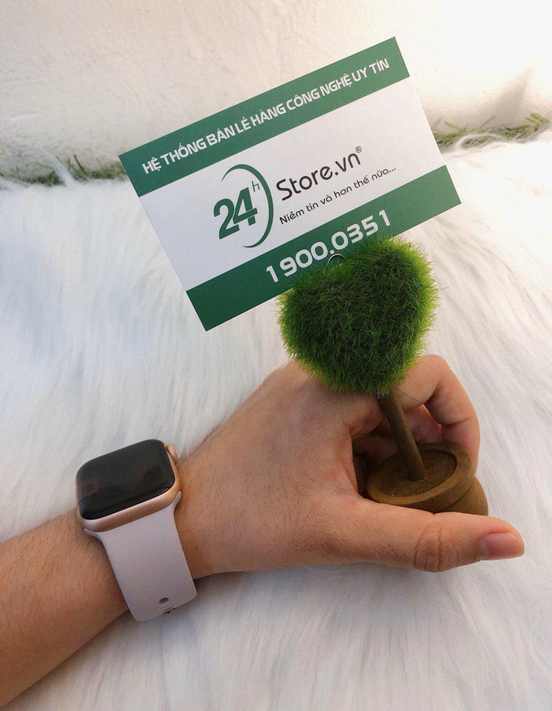 Apple Watch Series 4 GPS - mặt nhôm, dây cao su