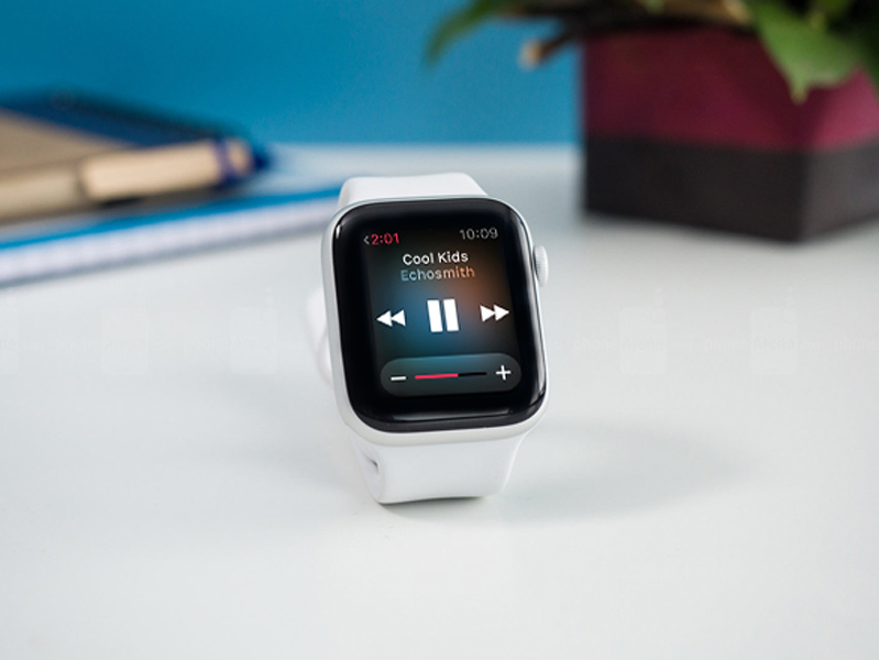 Nghe nhạc với âm thanh lớn