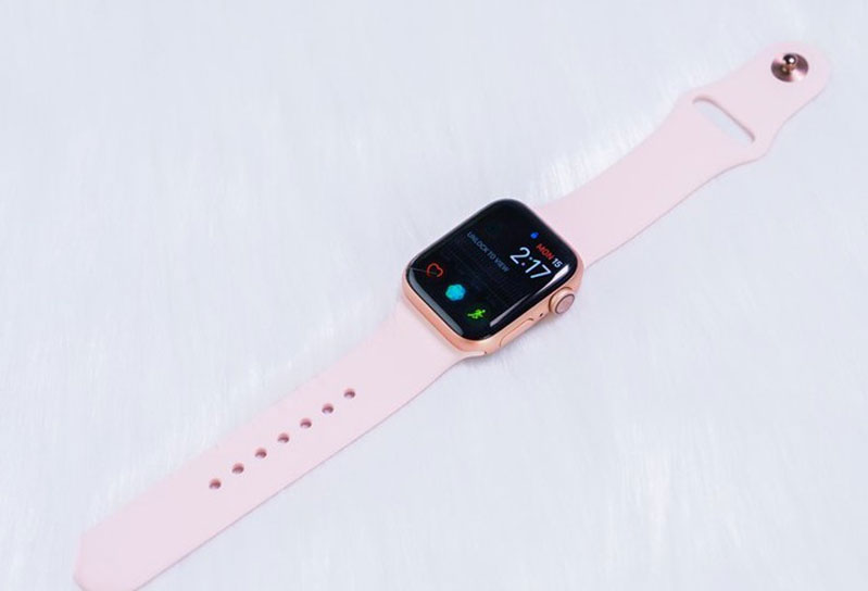 Ở thế hệ Apple Watch Series 4 sử dụng con chip S4 64bit, nhanh gấp đôi series 3
