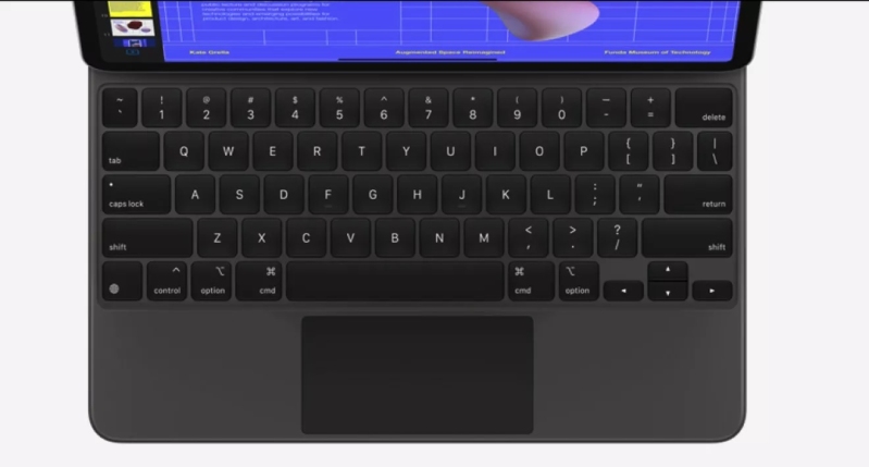ipad pro 12.9 inch 2020 wifi hình 6 Magic Keyboard tích hợp trackpad, giúp thao tác trên chiếc iPad gần với laptop hơn