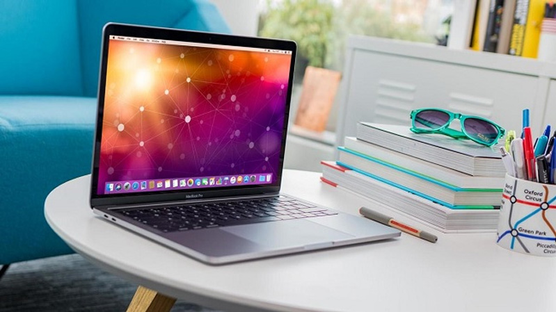 Khả năng di động của MacBook Pro 13 inch tốt hơn