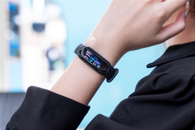 xiaomi mi band 5 hình 11 Hợp với mọi phong cách thời trang