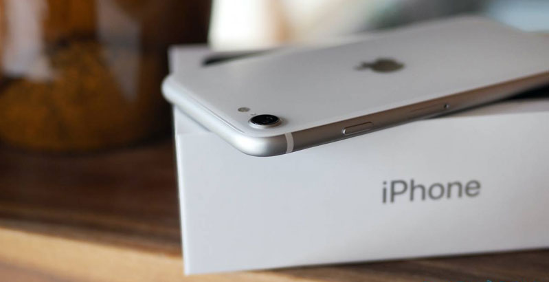 iPhone SE đem lại doanh số cao cho Apple