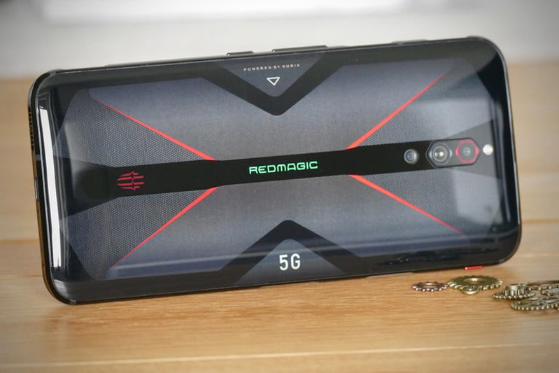 Thiết kế, màn hình, độ bền