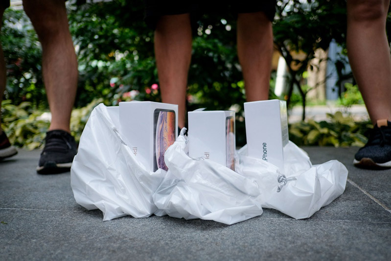 Những chiếc iPhone đầu tiên về luôn có giá cao ngất