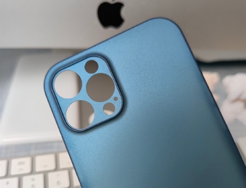 mặt sau của ốp Iphone 12